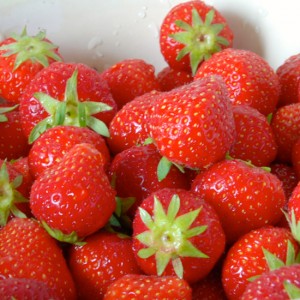 Strawberry Tart Featured