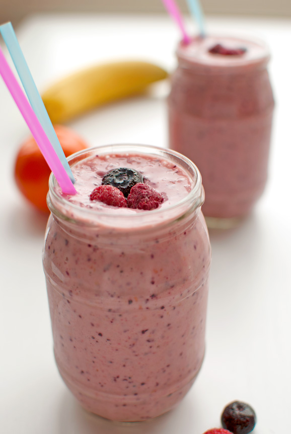The Tough Cookie | Raspberry and Blueberry Smoothie | thetoughcookie.com