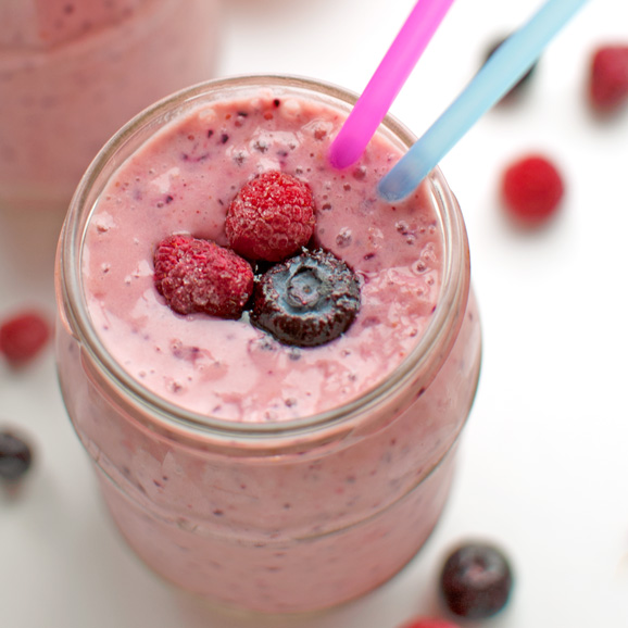 The Tough Cookie | Raspberry and Blueberry Smoothie | thetoughcookie.com