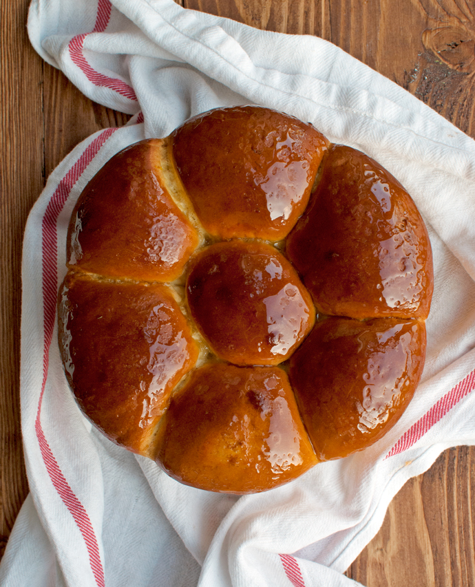 Sweet Bread with Honey and Saffron