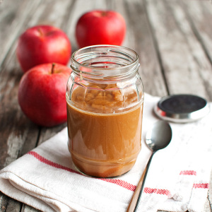 Homemade Caramel Apple Sauce Featured