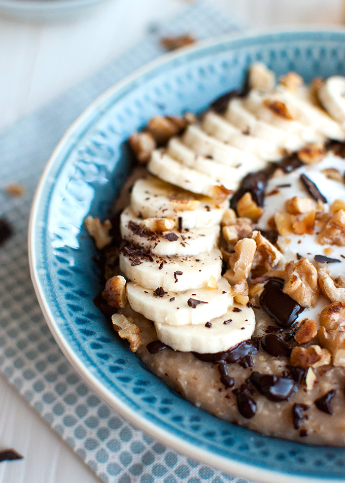 Chunky Monkey Oatmeal | brown sugar oatmeal topped with banana slices, toasted walnuts, and a lot of chocolate! | thetoughcookie.com