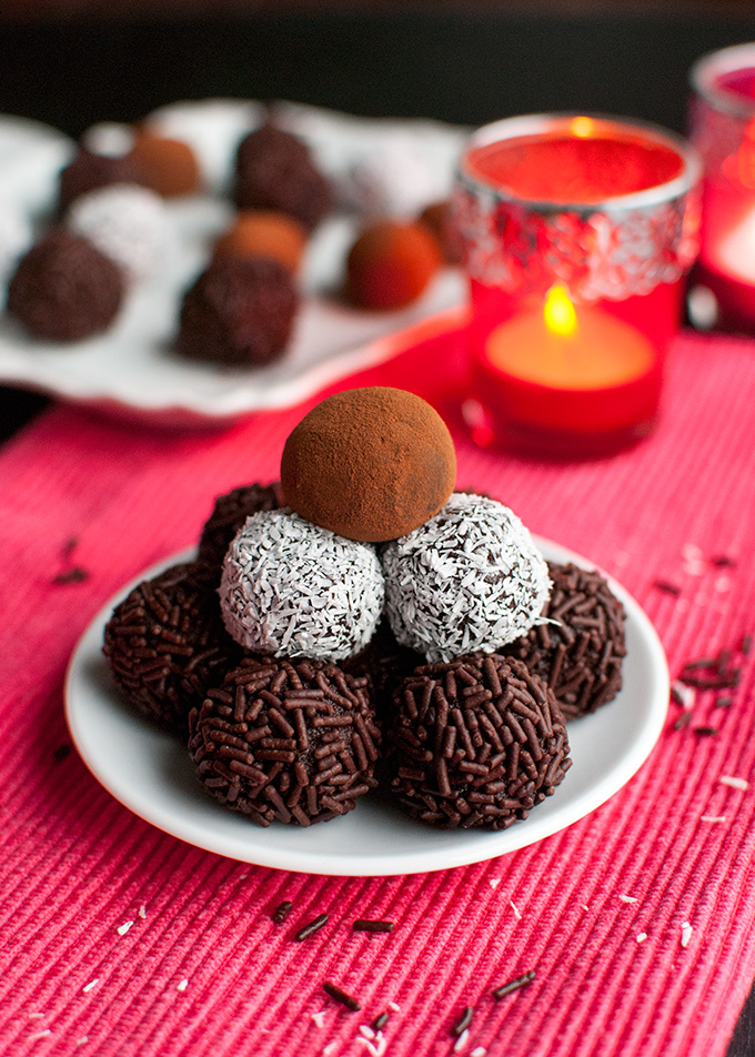 Chocolate Cream Cheese Truffles - These delicious no-bake treats are super chocolatey and incredibly easy to make. You only need 4 ingredients to make them! | thetoughcookie.com