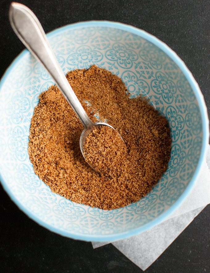 Coconut Sugar as an Alternative to White Sugar - This post explains everything you need to know about baking with coconut sugar! | thetoughcookie.com